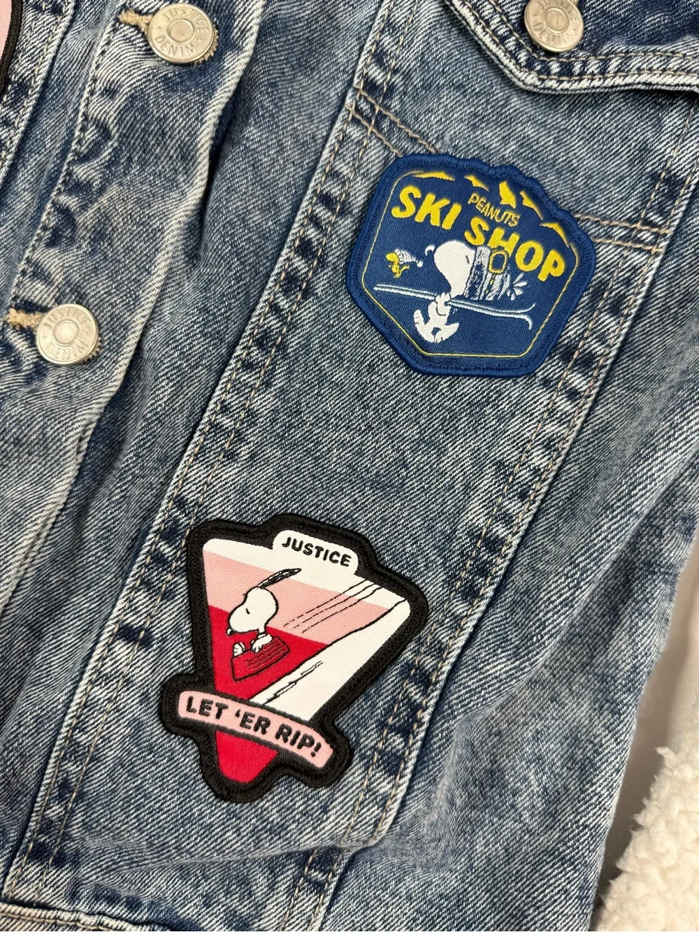 JUSTICE Girls Snoopy Peanuts 75th Sherpa Denim Jacket S 7/8 Ski Patches Winter